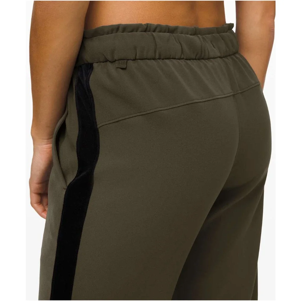 Lululemon On The Fly Jogger Velvet Trim Womens 12 Olive Travel Woven W5CMTS